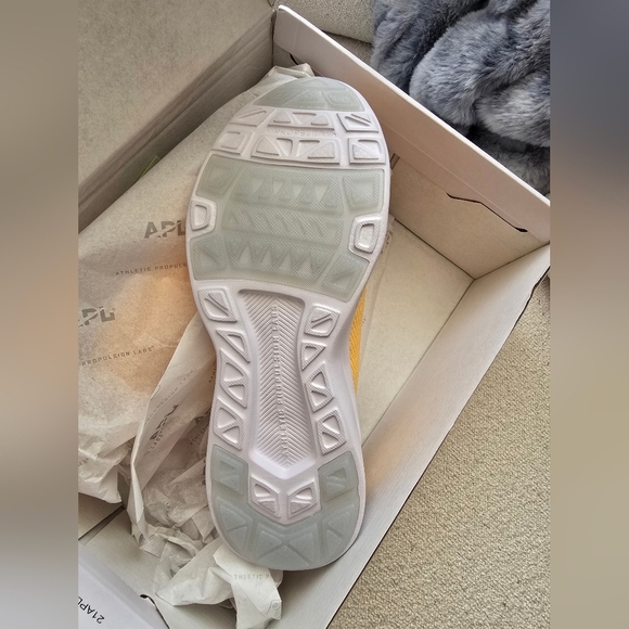 NIB!! APL, Women's TechLoom Breeze, Marigold/Midnight/White, Size 7.5 -MSRP $245 - Picture 4 of 7